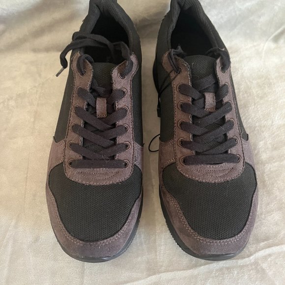 Banana Republic Mesh & Suede Sneaker Size 10.5 - Picture 2 of 4